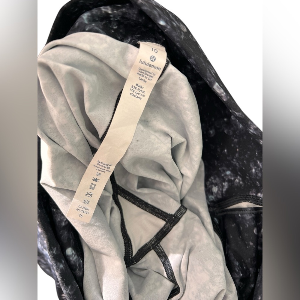 Lululemon Athletica Black and White Speckled Ombré Leggings, size 10 - Picture 10 of 14
